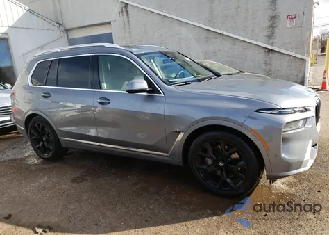 2023 BMW X7 xDrive40I z USA, uszkodzony, nr VIN 5UX23EM05P9N55814